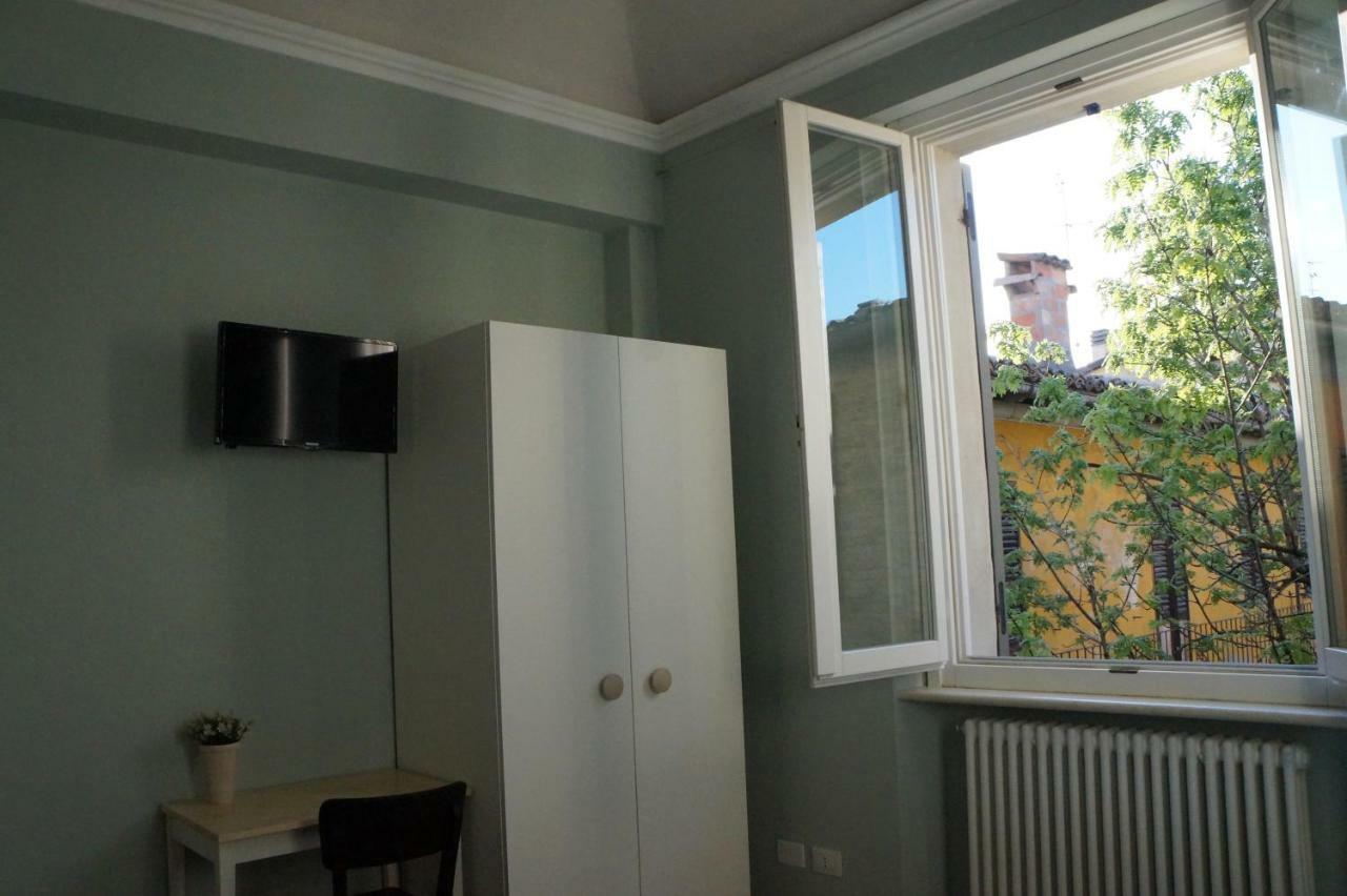 ペザロ Il Vicolo 48 Bed & Breakfast エクステリア 写真