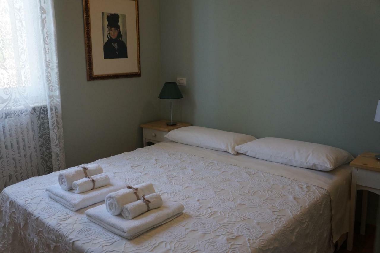 ペザロ Il Vicolo 48 Bed & Breakfast エクステリア 写真
