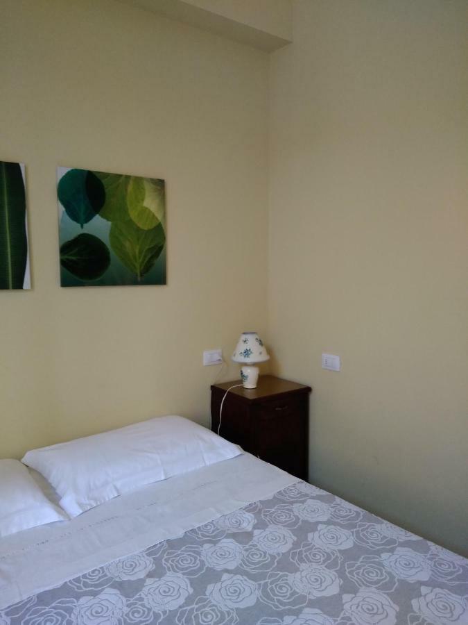 ペザロ Il Vicolo 48 Bed & Breakfast エクステリア 写真