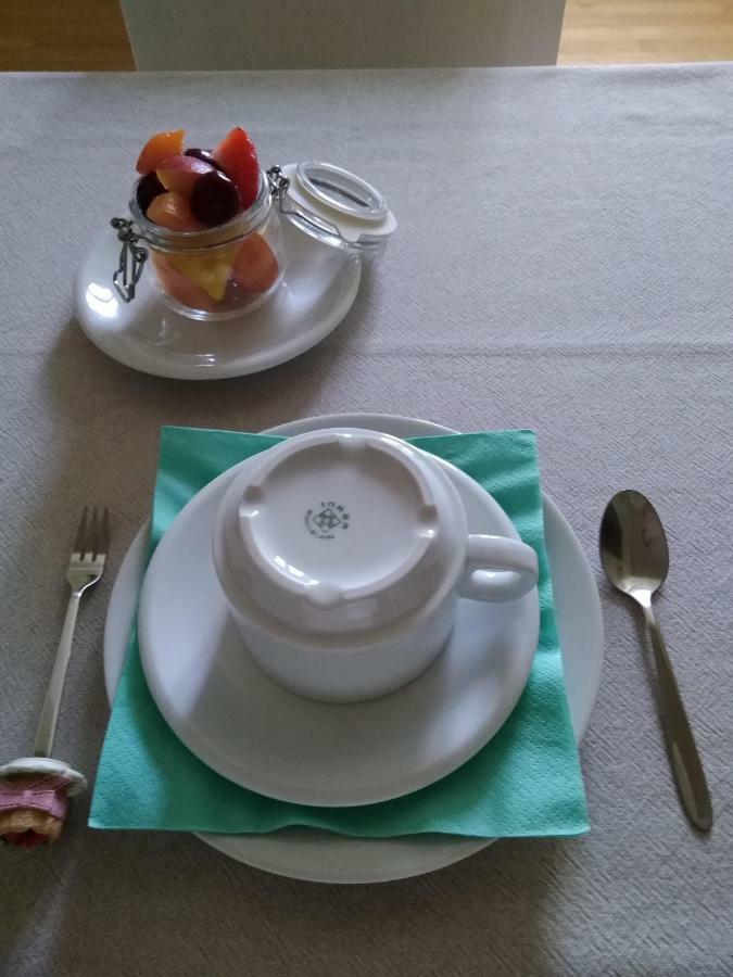 ペザロ Il Vicolo 48 Bed & Breakfast エクステリア 写真