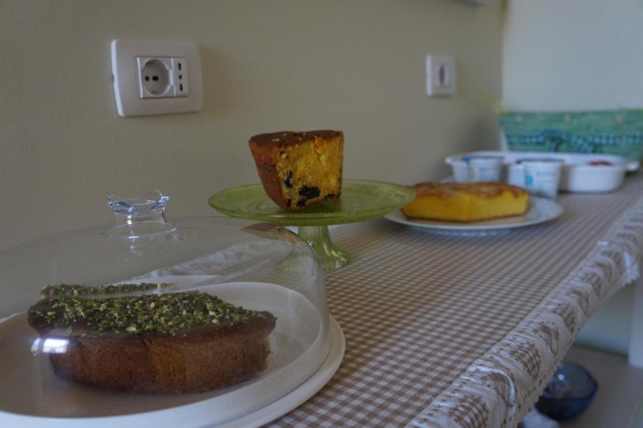 ペザロ Il Vicolo 48 Bed & Breakfast エクステリア 写真