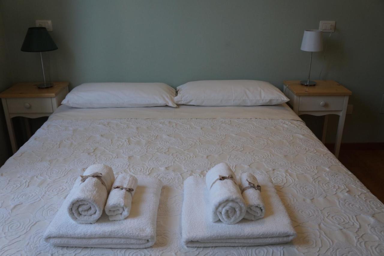 ペザロ Il Vicolo 48 Bed & Breakfast エクステリア 写真